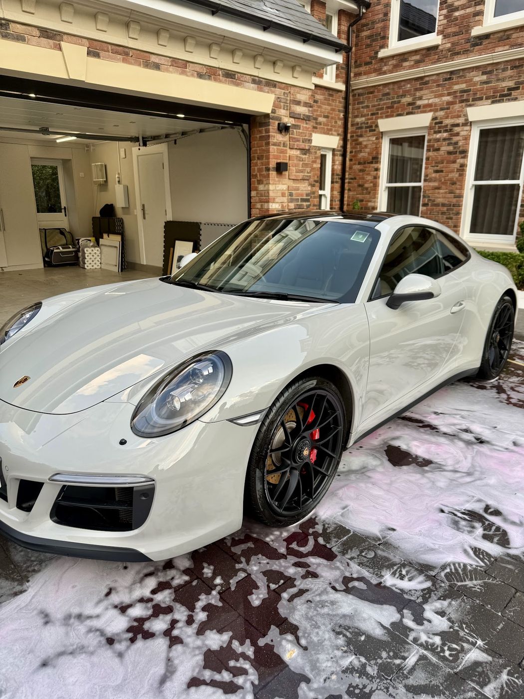 The same Porsche 911 after the detail