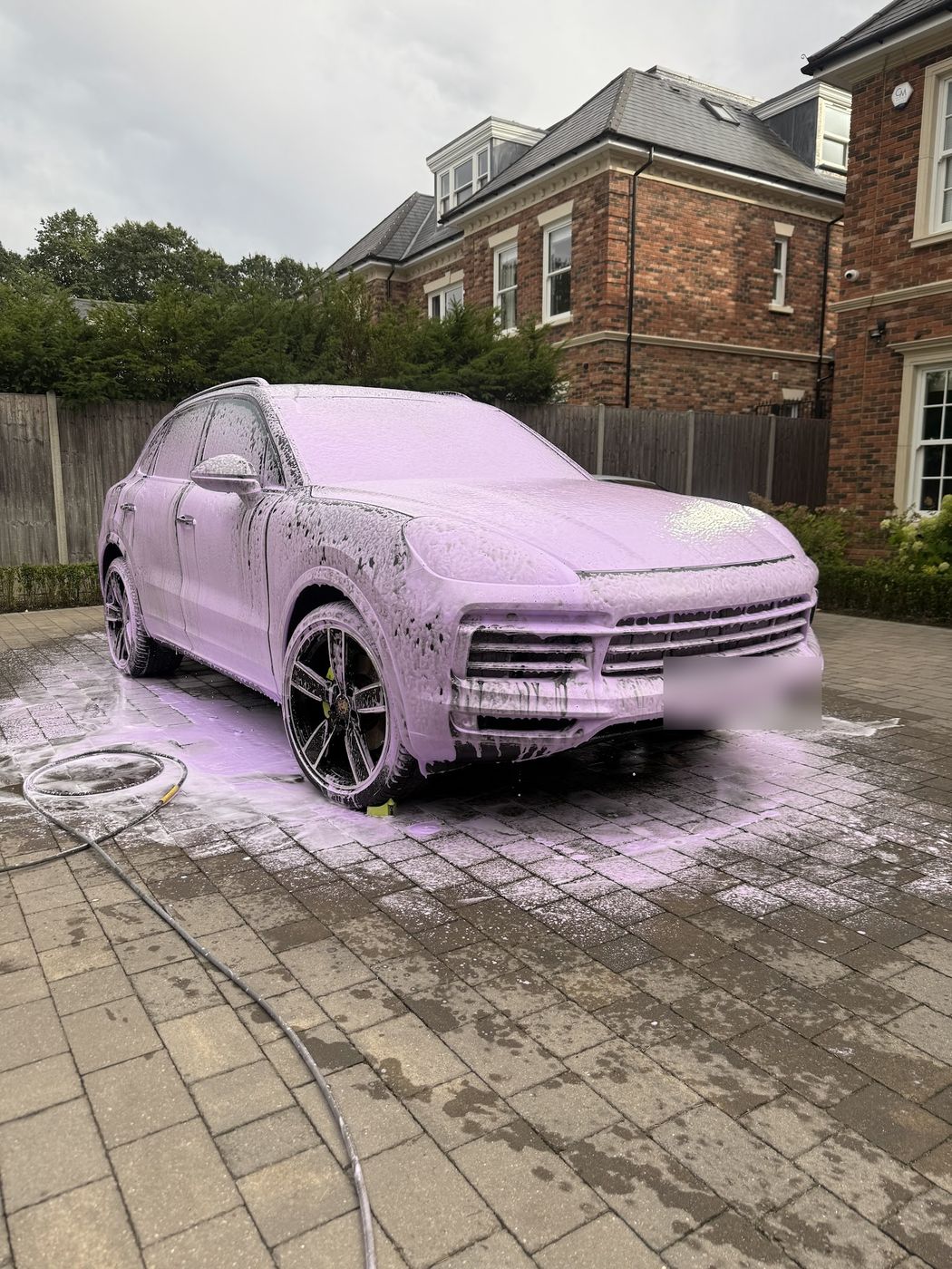 Cayenne under snow foam