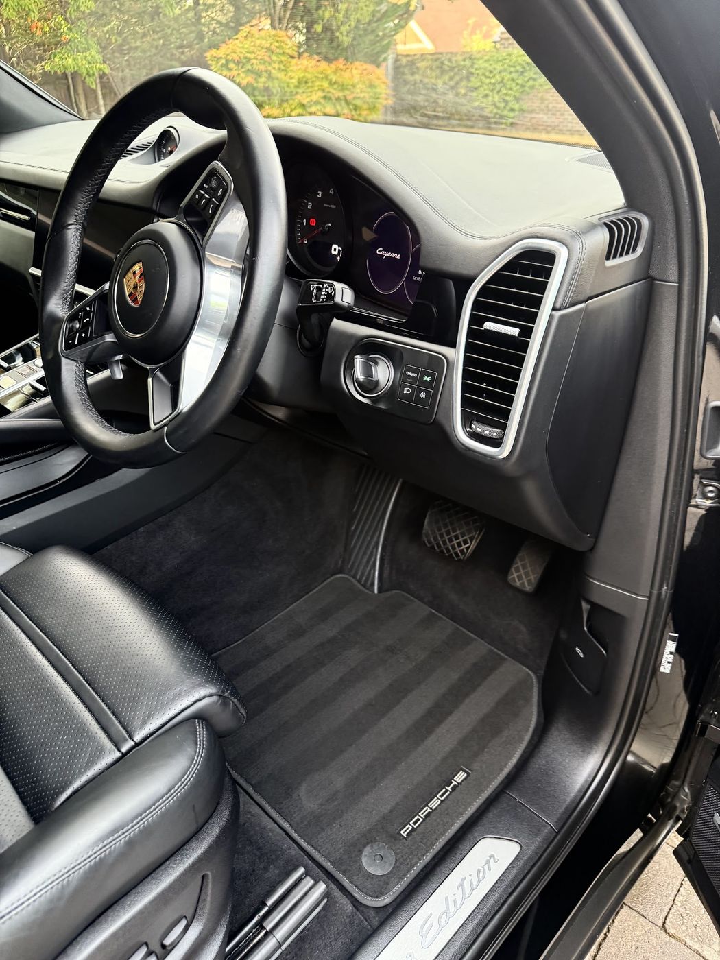 Cockpit and footwells